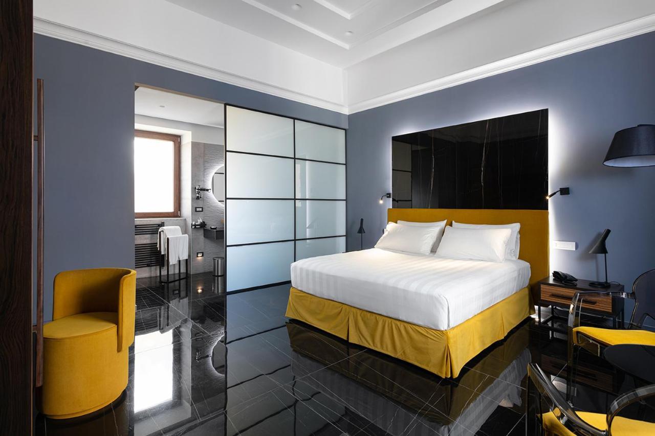Poerio 25 Boutique * Napels